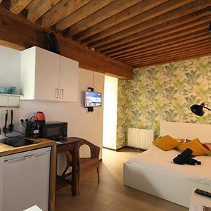 Studio met een King Size Bed